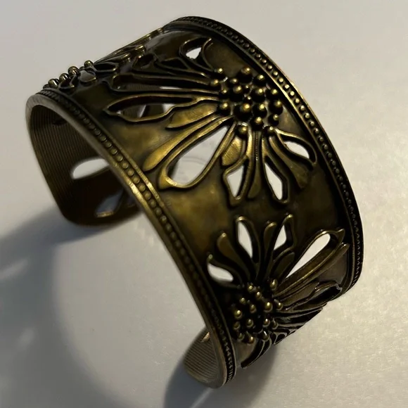 Artisan Cuff with Floral Design - Picture 5 of 7